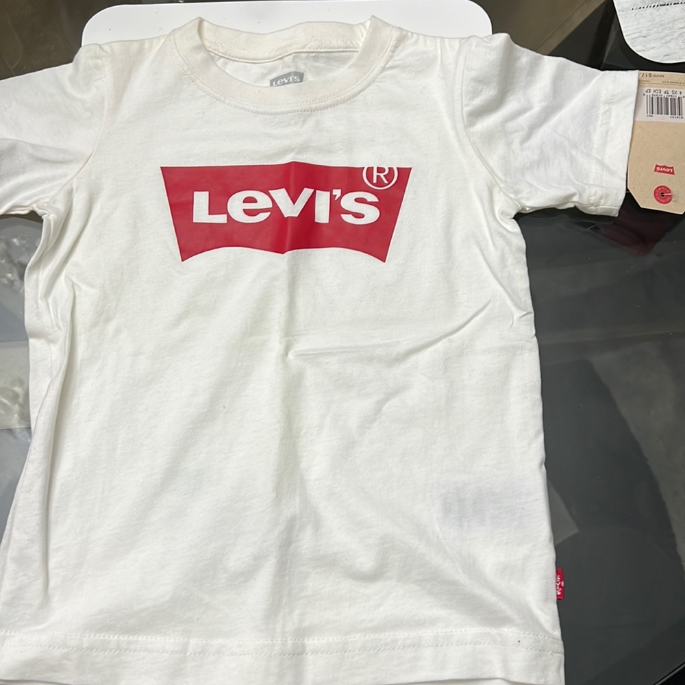 Levi’s t shirt 4T